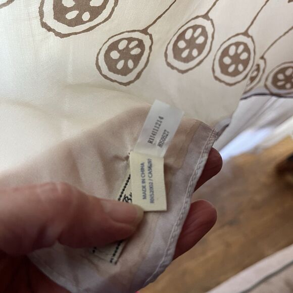 Lucky Brand 100% Silk Scarf Wrap Floral Geometric Pattern Tassel Accents 42 X 42 - Picture 4 of 7